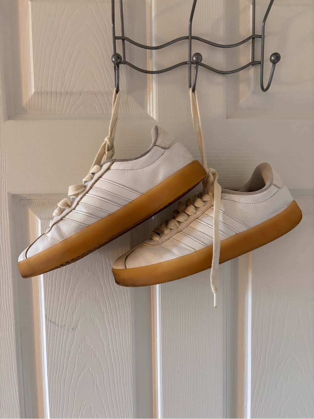 Men's Cream Casual Sneakers with Gum Sole